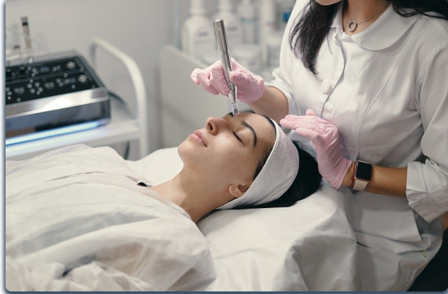 لیست بهترین کلینیک زیبایی در اقلید + هزینه کلینیک زیبایی
