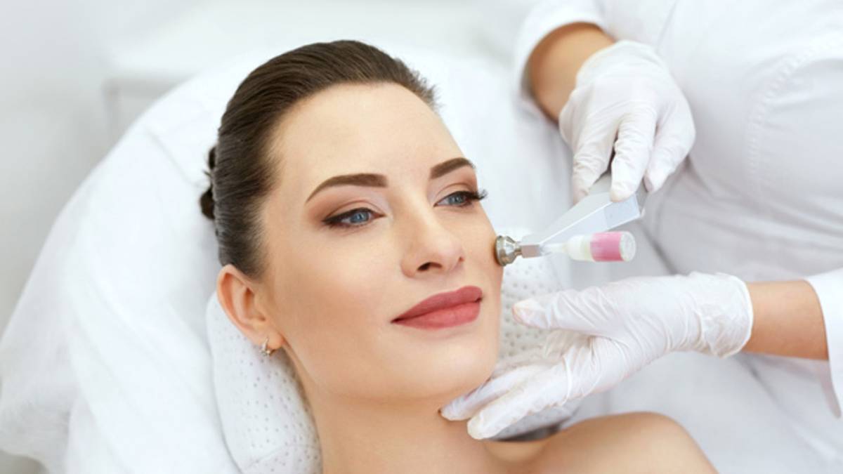 لیست بهترین کلینیک زیبایی در الهیه + هزینه کلینیک زیبایی