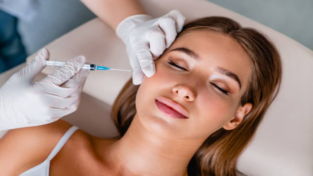 لیست بهترین مراکز تزریق بوتاکس در ولنجک + هزینه تزریق بوتاکس