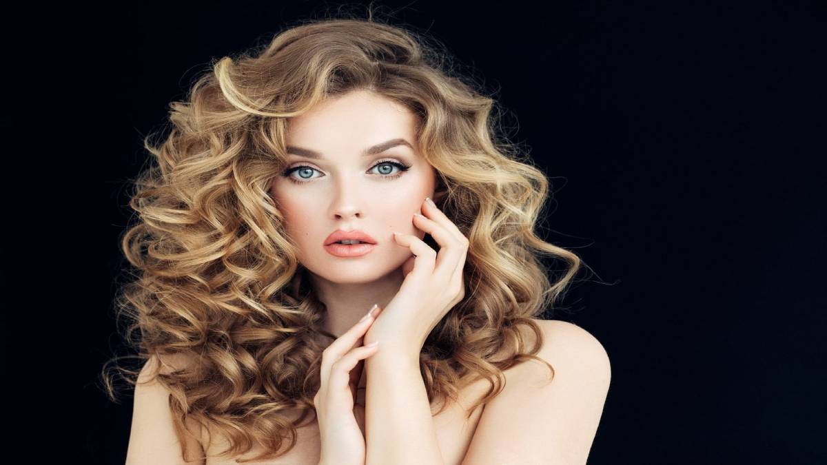 لیست بهترین مراکز فر دائم مو در تجریش + هزینه فر دائم مو