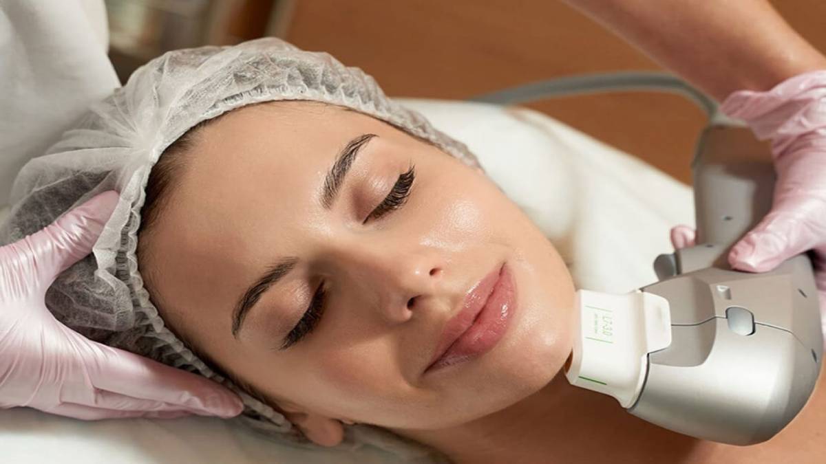 لیست بهترین مراکز هایفوتراپی در فرشته + هزینه هایفوتراپی