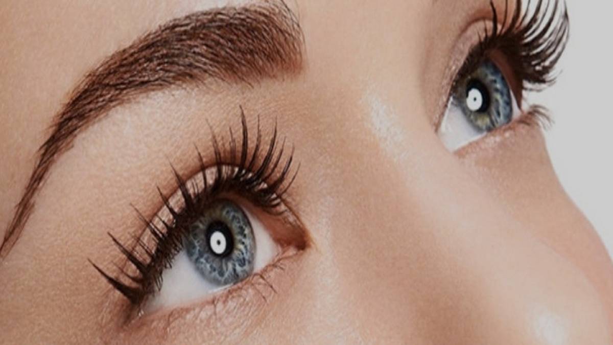 لیست بهترین مراکز لمینت مژه در فرشته + هزینه لمینت مژه
