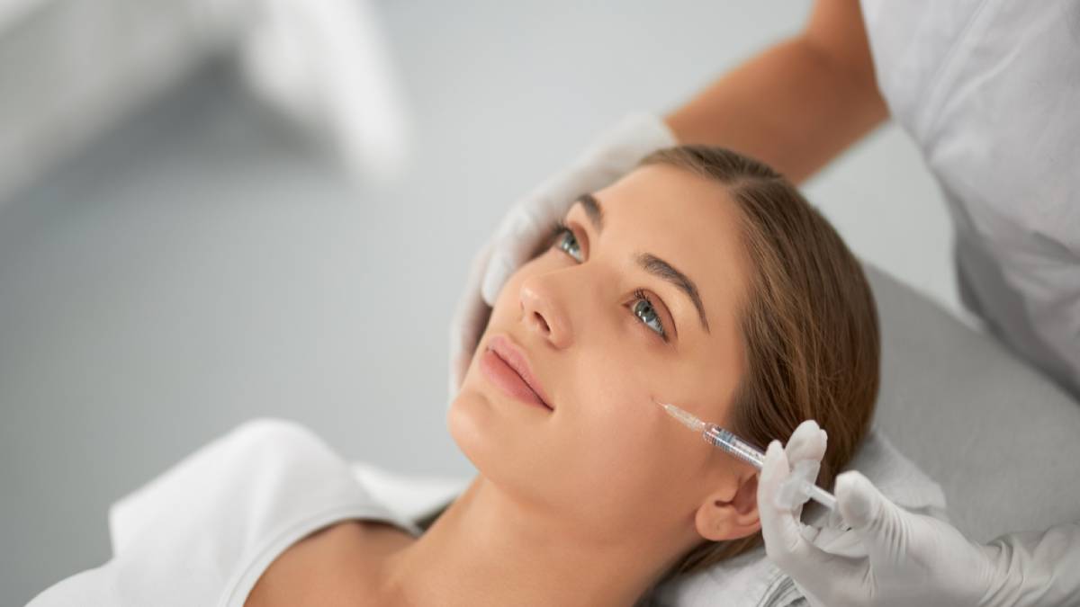 لیست بهترین مراکز مزوتراپی صورت در اقدسیه + هزینه مزوتراپی صورت