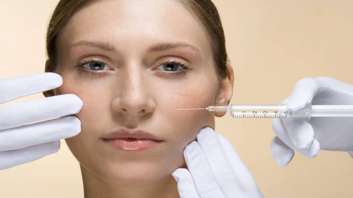 لیست بهترین مراکز تزریق ژل در اقدسیه + هزینه تزریق ژل