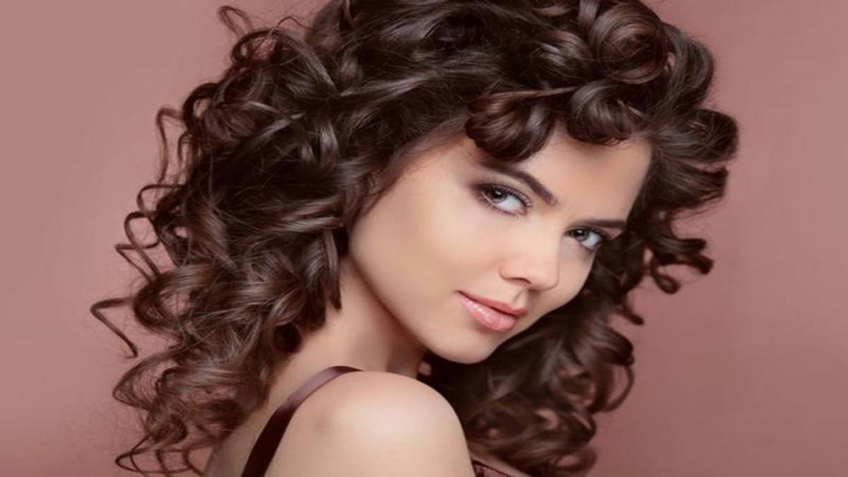 لیست بهترین مراکز فر دائم مو در اقدسیه + هزینه فر دائم مو
