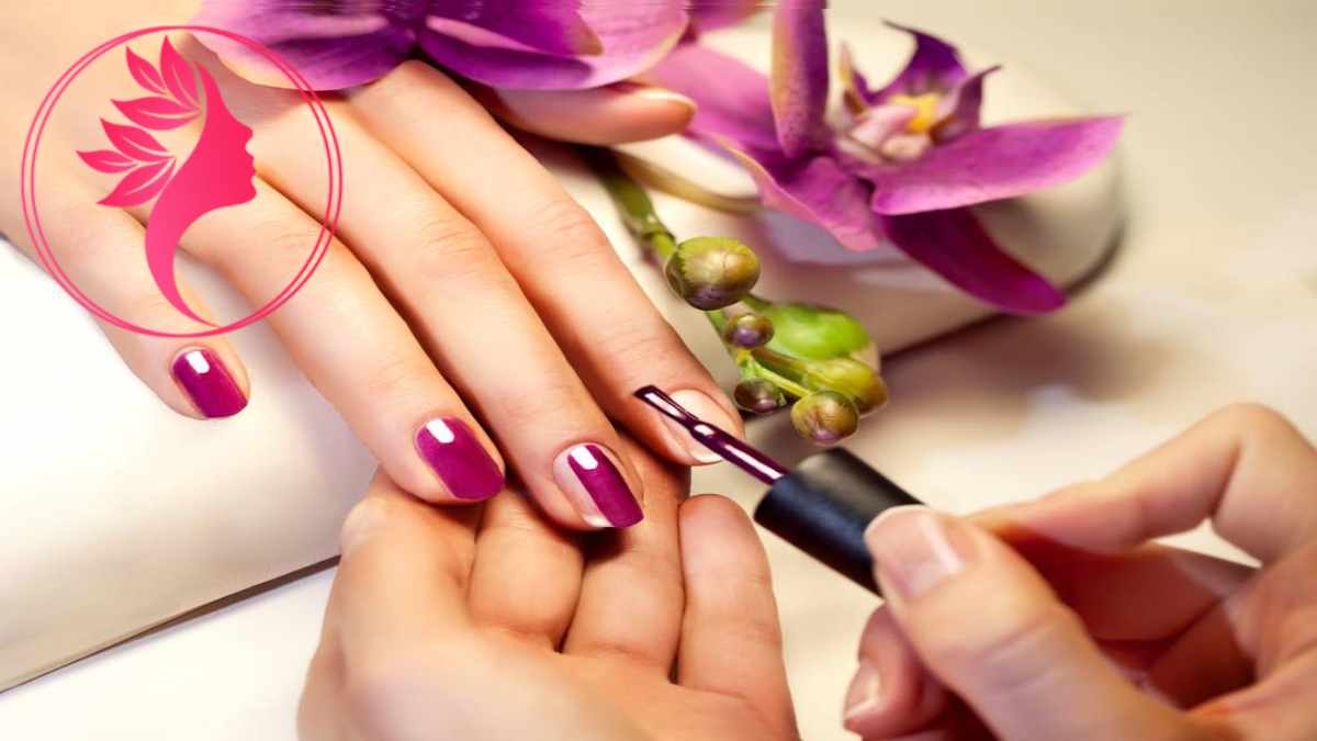 لیست بهترین مراکز ژلیش ناخن در آجودانیه + هزینه ژلیش ناخن